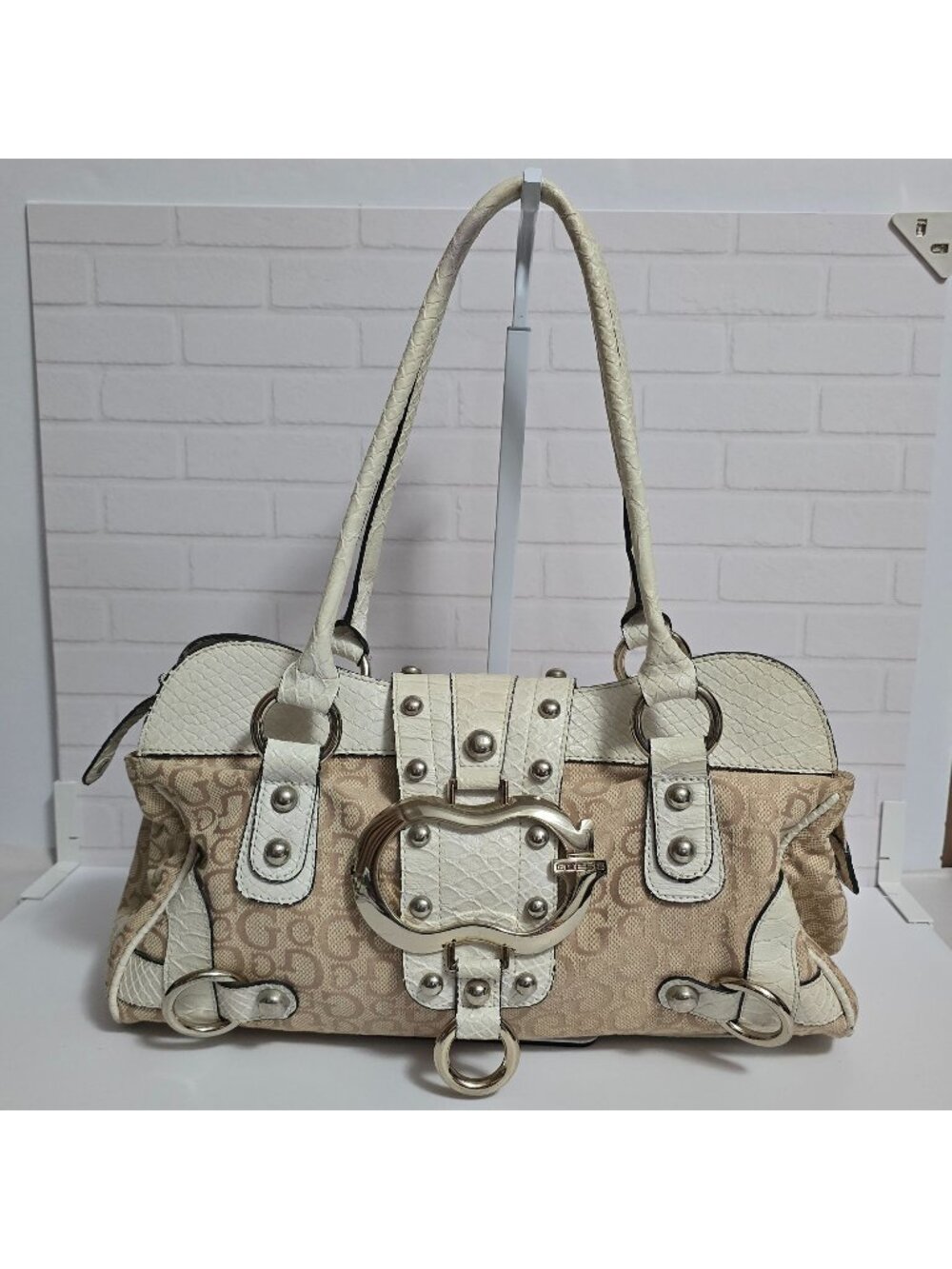 VTG Y2K Guess Monogram Beige White Faux Snakeskin Big Buckle Studded Purse